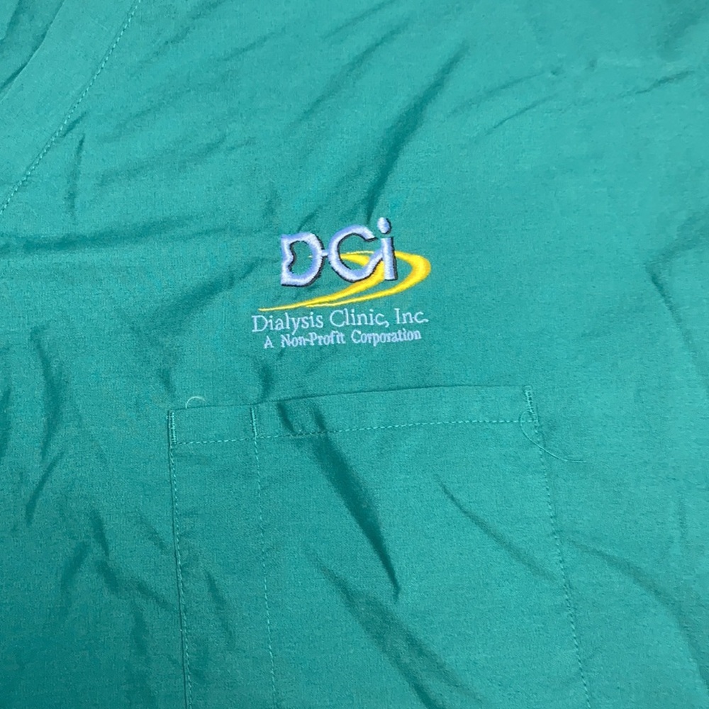 Scrubzone Large V Neck Green Short Sleeve Scrubs - Picture 2 of 6